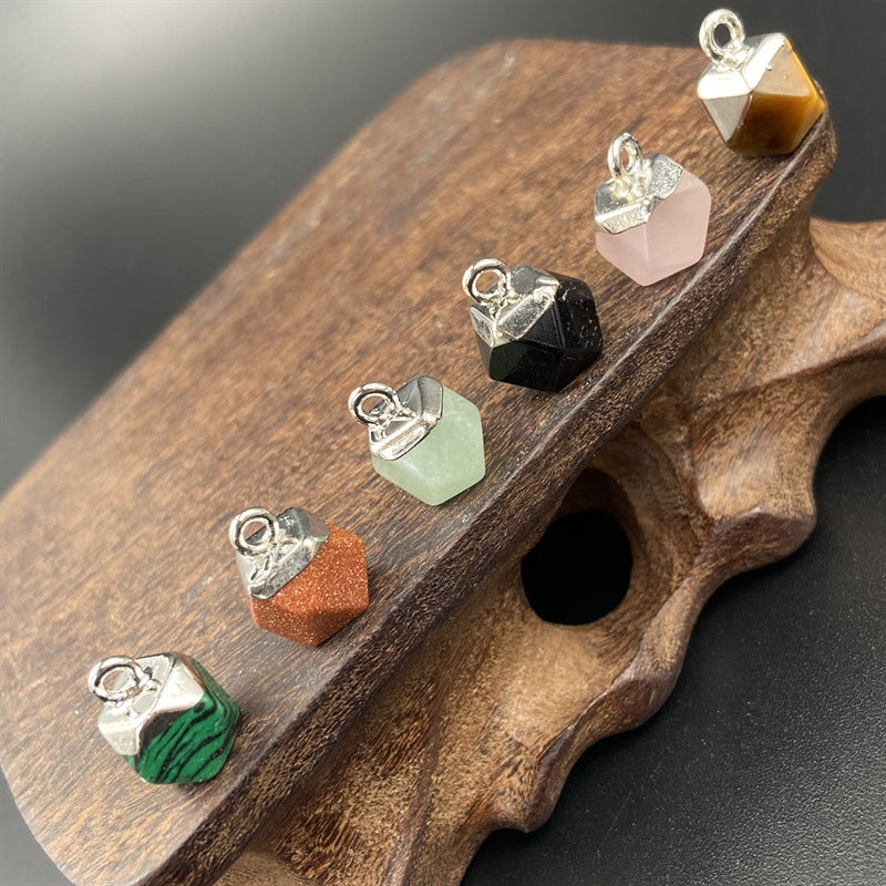 Faceted Cube Pendnat