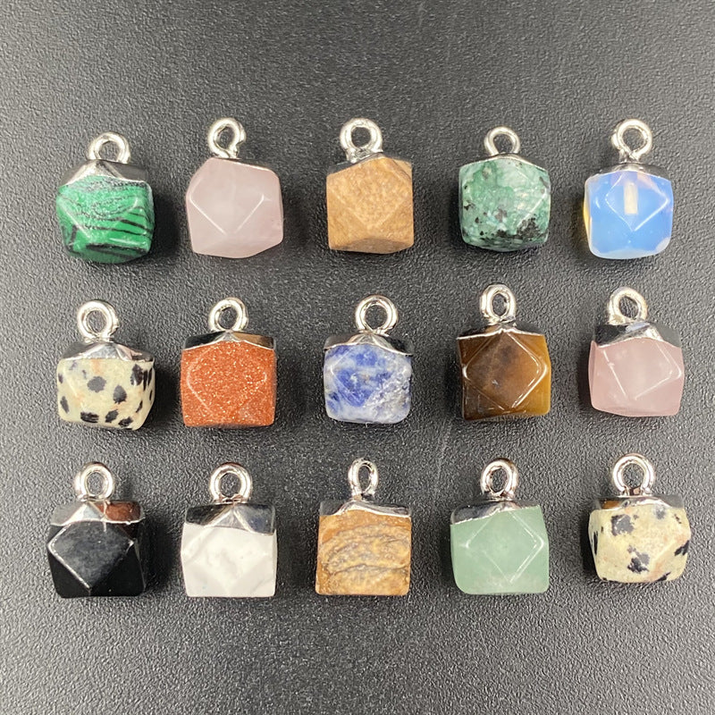 Faceted Cube Pendnat